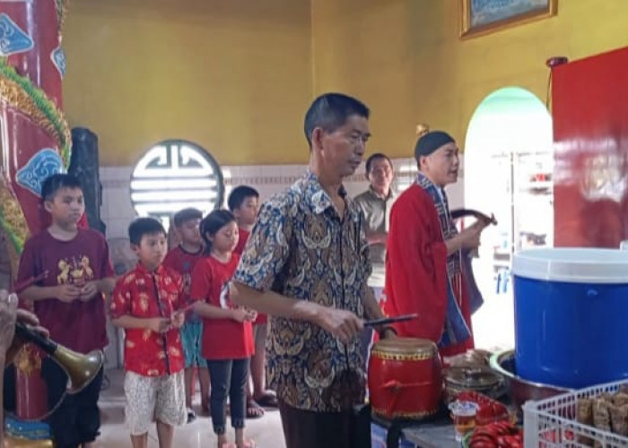 Ribuan Umat Marga Yao Rayakan HUT Dewa Ching Ciu Co Se di Kelenteng Hok Leng Tong
