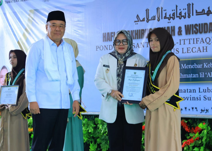 Hadiri Wisuda Santri Al Ittifaqiah Lubai, Wagub Sumsel Berikan Bantuan untuk Mahasiswa Al Azhar Mesir