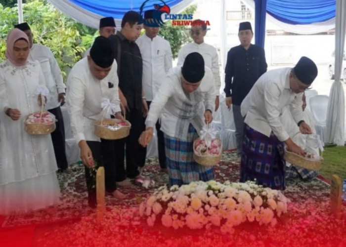 Ketua DPW PAN Joncik Muhmammad Dampingi Zulhas dan Hatta Rajasa Tahlilan Haji Halim