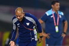 Nova Arianto Cukup Puas Dengan Debut Kiper Mike Rajasa Hoppenbrouwers