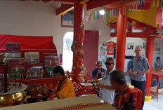 Sambut HUT Dewa Swan Ong Tek Kun, Kelenteng Marga Pho Gelar Ritual dan Hiburan Wayang Tionghoa