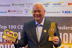 Dirut Bank Sumsel Babel Raih Top 100 CEO 2023 dan Bankers of The Year