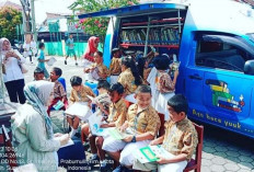 Siswa Sambut Antusias Mobil Perpustakaan Keliling