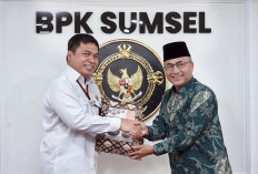 Pertama di Sumsel, Pj Bupati Muba Apriyadi Serahkan LKPD 2023