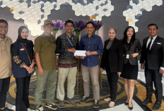 The Alts Hotel Palembang Salurkan Penjualan Lukisan ke Korban Bencana Sumatra