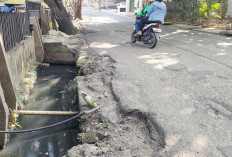 Wow, Sepanjang Jalan Anwar Sastro Banyak Berlubang