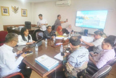Ketua DPRD Muba Serahkan Dokumen Pendukung Kawasan Transmigrasi