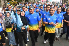 Buka Jalan Sehat IKA UII, Tekankan Pentingnya Peduli Sesama