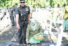 Peringati HUT ke-80 Kodam II/Sriwijaya, Danrem 044/Gapo Ziarah ke Makam Pahlawan