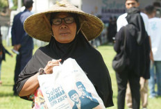 PLN Berikan 1.000 Paket Sembako Murah ke Masyarakat Lombok Tengah