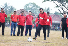 Buka Turnamen Sepak Bola, Pj Bupati: Olahraga Obat Stres