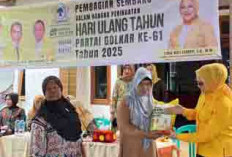 Linda Syaropi Bagikan Sembako Gratis