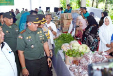 Pemkab bersama Kodim 0404/Muara Enim Gelar Operasi Pasar Murah