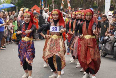 Ratusan Pelajar di OKI Ramaikan Lomba Gerak Jalan dengan Kostum Unik