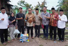 Turun Langsung Tinjau Korban Kebakaran di Ujung Tanjung