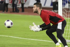 Maarten Paes Gabung Ajax   