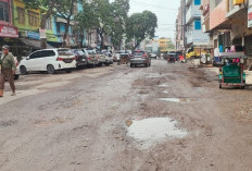 Jalan di Sayangan Masih Banyak Berlubang