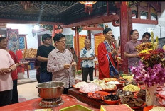 Dewi Kwan Im Dewa Utama di kelenteng Chandra Nadi