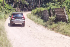 Rawan Retakan Panjang di Turunan Badan Jalan Soak Bujang