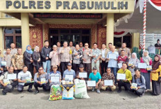 Sukseskan Ketahanan Pangan, Salurkan Bantuan Pupuk 10 Poktan