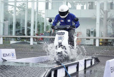 Honda Bagikan 7 Tips Aman Gunakan Motor Listrik Saat Hujan