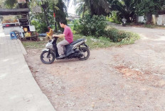 Akses Jalan Tembus Irigasi Ujung ke Soekarno Hatta Rusak Bergelombang
