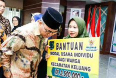 Bersama Baznas, Pj Bupati Apriyadi Kembali Salurkan Bantuan