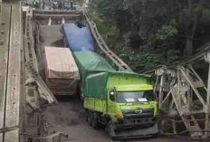 Jembatan Muara Lawai Lahat Roboh