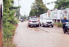 Jalan Rusak Nganggu Kenyamanan Pengendara Lainnya