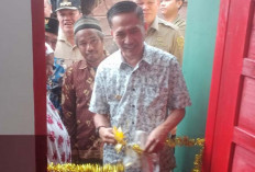 Ratu Dewa Serahkan Kunci Bedah Rumah Baznas Palembang