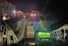 Jembatan Melawai Ambruk!  Empat Truk Kecebur, Arus Lalu Lintas Muaraenim - Lahat  Dialihkan Total
