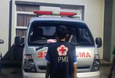 PMI OKU Siagakan Ambulance Di Taman Kota Pada Malam Tahun Baru     