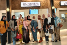 Penasaran, Emak-emak Arisan Lovely   Jajal Nasi Bajamba Dapur Neka