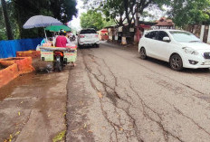 Musim Hujan Jalan Licin dan Tergelincir