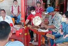 Semua Pemain Kesenian Tradisional Opera Hokkian Sam Khau Bun Gei Siah Pria