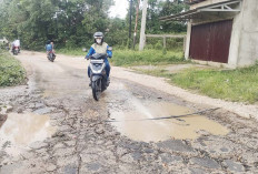 Jalan Kajang Bayan dan Soak Bujang Gandus Banyak Rusak