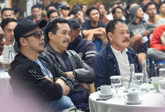 Nobar Pildun di Sekayu, Pemenang Doorprize Bawa Motor