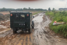 Akses Jalan Rumah Baru Lebung Permai Becek dan Licin Usai Hujan