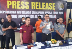 Imigrasi Palembang Deportasi WNA Asal Belanda Jualan Kebab