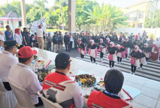 Gerak Jalan SMA dan Umum Lebih Meriah Banyak Atraksi