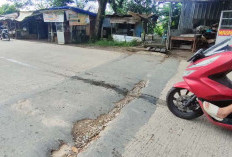 Lubang Panjang di Jalan Syakyakirti