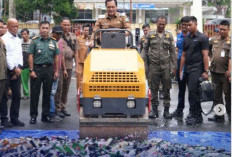 Pemkab Muara Enim Musnahkan 2.200 Botol Miras