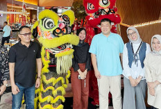 Tampil Beda, Novotel Palembang Hadirkan Barongsai Sapa Tamu Hotel di HUT ke-20