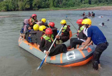 Ponpes Persis Al-Muyassar Raksa Jiwa Tutup MPLS dengan Arung Jeram