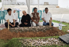 Mendagri Tito Karnavian Ziarah ke Makam Sang Dermawan Haji Halim 