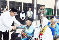444 Jemaah Haji Berangkat dari Palembang, Iqbal Romzi Titip Pesan Spiritual “SMS”