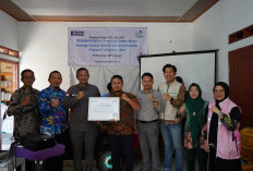 PLN UIP Sumbagsel    Salurkan Bantuan Alat Produksi dan Pelatihan Kewirausahaan