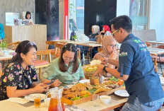 THE 101 Palembang Rajawali Luncurkan Seruit Premium, Chef Live Sambil Ulek Sambal