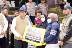 Kemenag Kucurkan Rp596 Juta untuk Guru dan Siswa Korban Longsor Cisarua
