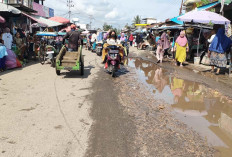 Pasar Sungki Macet Banyak Lubang